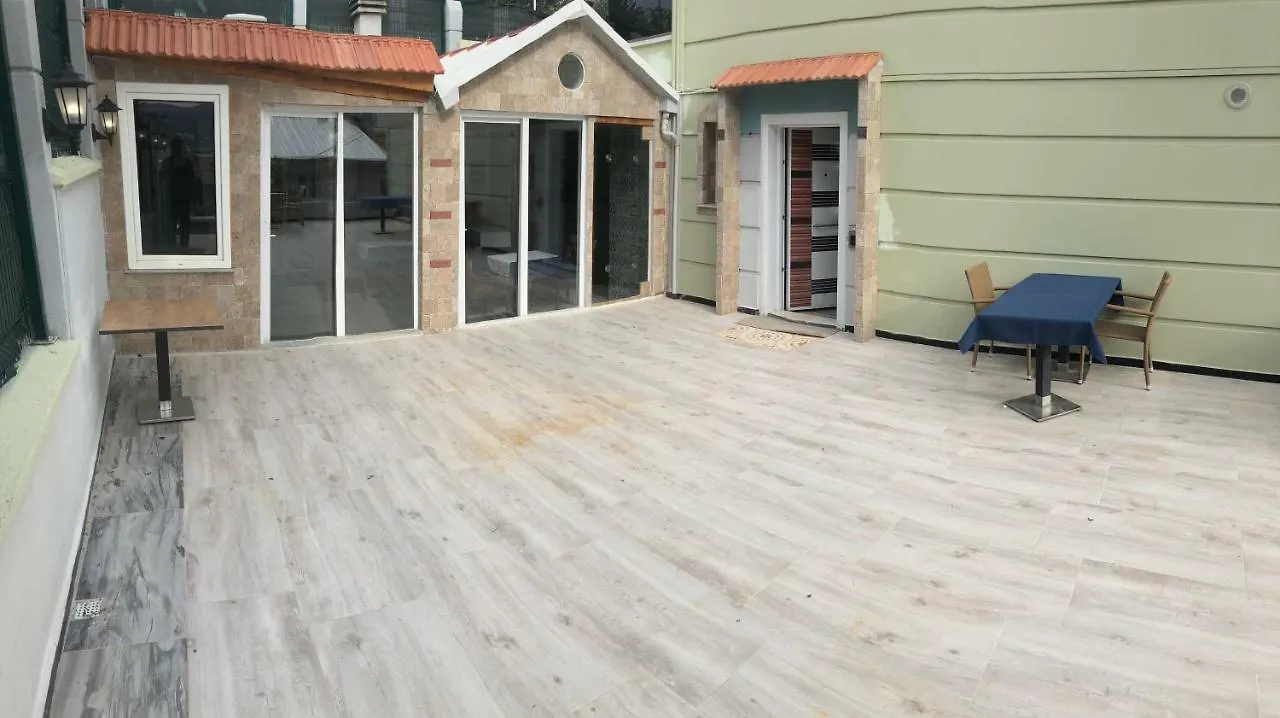 White House Izmir Bed & Breakfast
